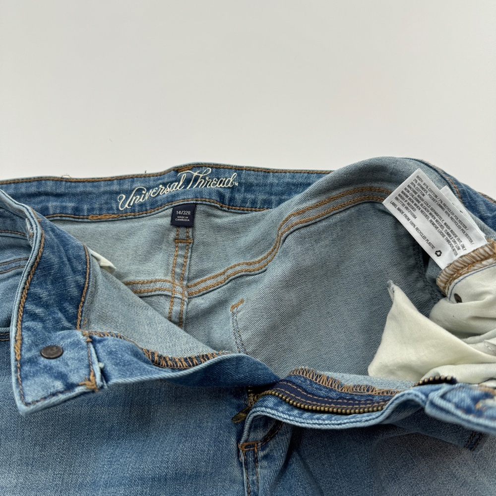 Universal Thread Medium Wash Distressed Mid-Rise … - image 8